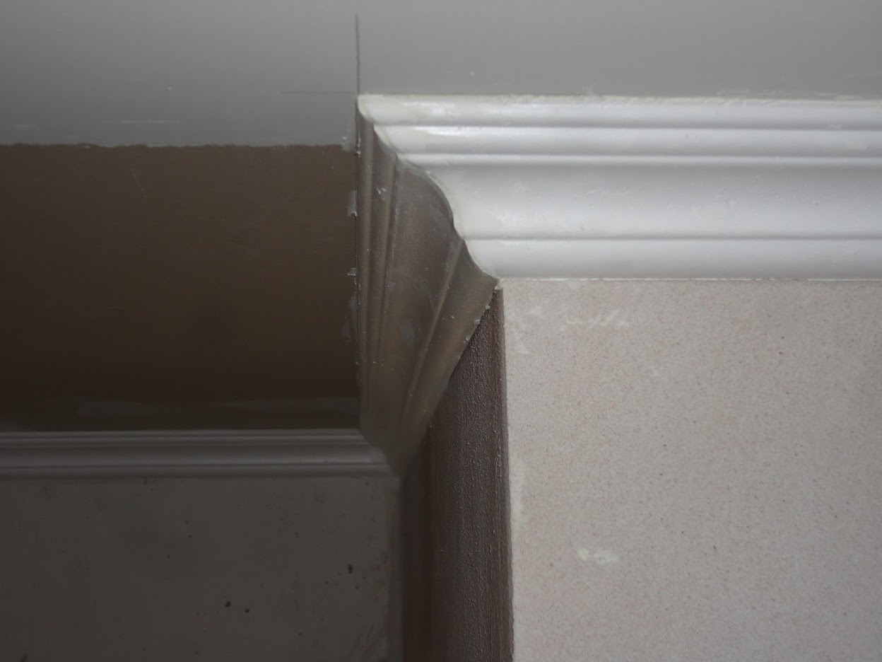 Colocación de molduras de telgopor